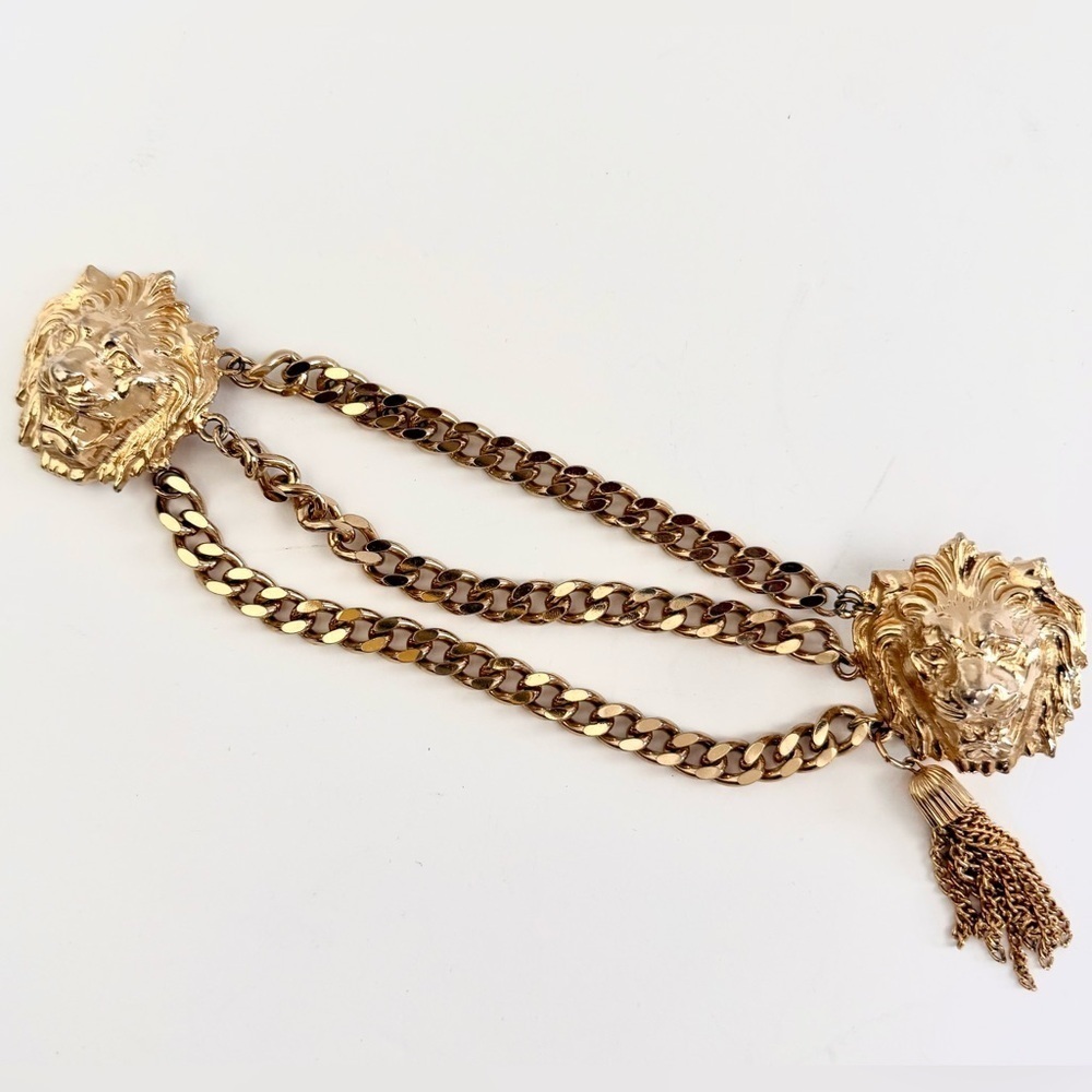 Vintage 80s Accessocraft NYC Signed Gold Lion Head Chain Tassel Buckle Belt